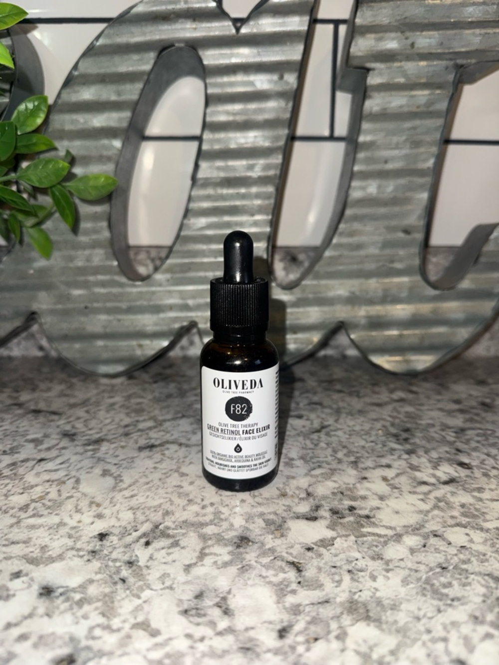 Oliveda F82